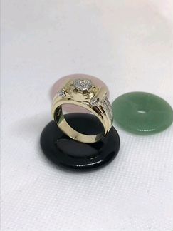 Мужской перстень с бриллиантом