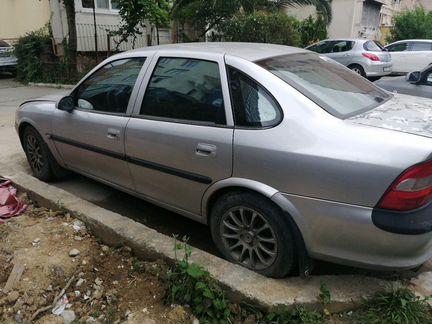 Opel Vectra 1.6 AT, 1998, седан