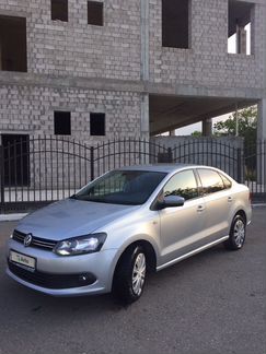 Volkswagen Polo 1.6 МТ, 2011, седан, битый