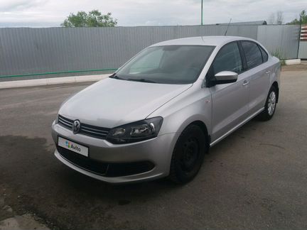 Volkswagen Polo 1.6 AT, 2012, седан, битый
