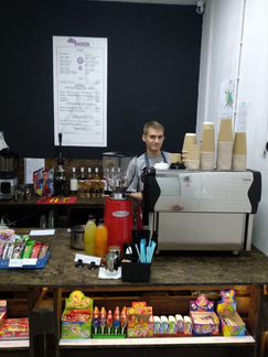 Магазин\кофейня сладости и кофе