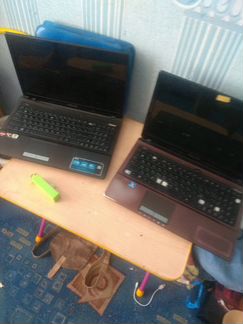Два чёрных ноутбука и рабочий процессор