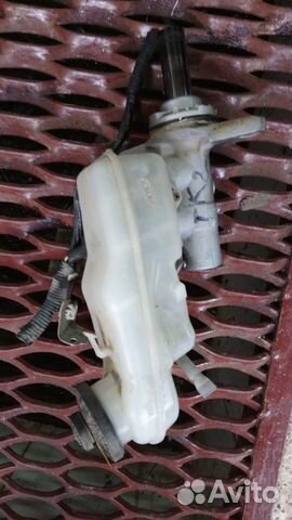 Главный тормозной цилиндр Toyota Corolla E150