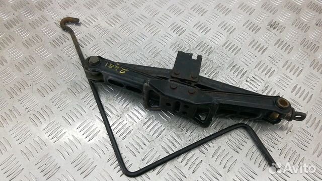 Домкрат на Subaru Tribeca B9