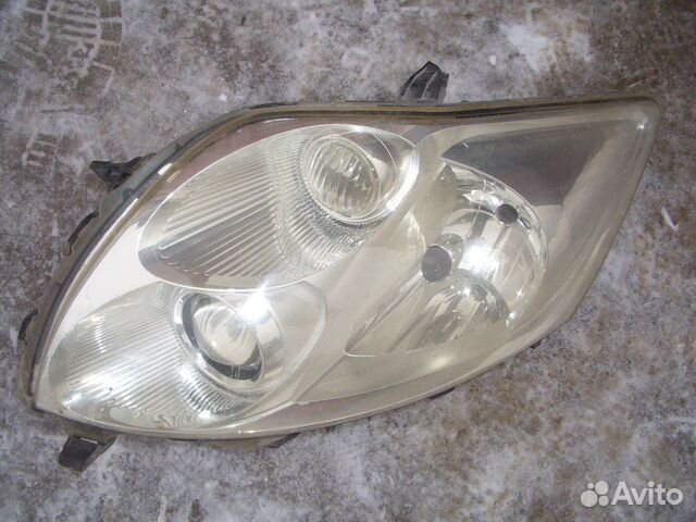 Фара левая Тойота Аурис с06-10г