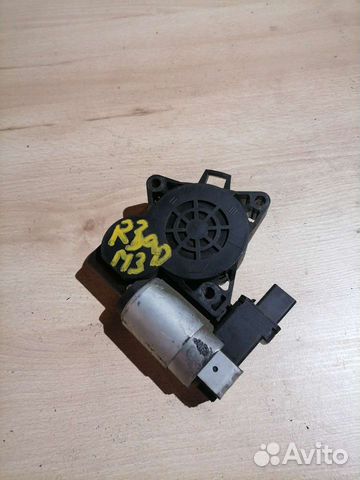 Моторчик стеклоподъемника задний правый Мазда 3 бк