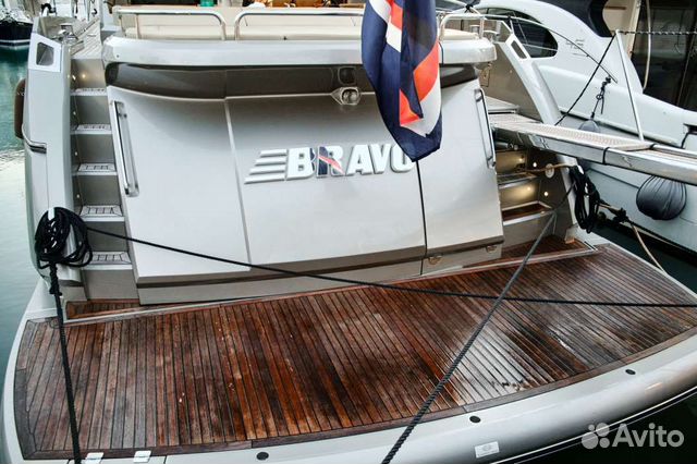 Sunseeker Predator 108 inside