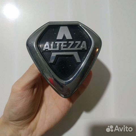 Эмблема Toyota altezza