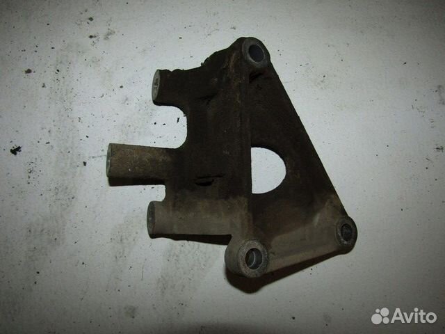 Кронштейн двигателя правый Note (E11) 2006-2013