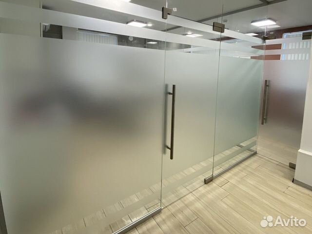 Матовая пленка для окон, тонировка стекол