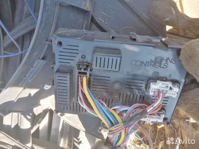 Блок комфорта Nissan Tiida 1