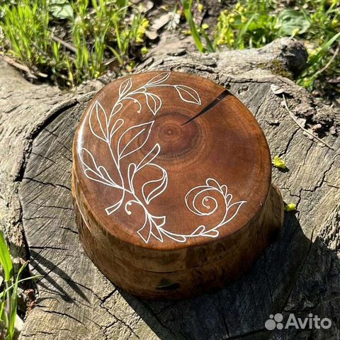 Шкатулка деревянная инкрустированная серебром