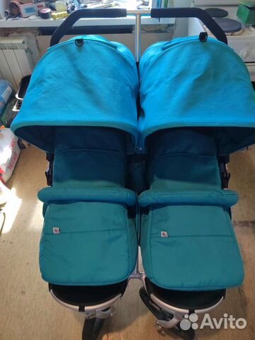 Коляска для двойни bumbleride