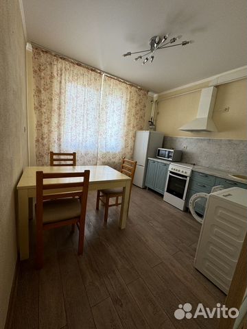 

1-к. квартира, 40 м², 4/10 эт.