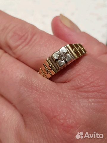 Печатка мужская золотая с бриллиантом Печатка мужская золотая с бриллиантом