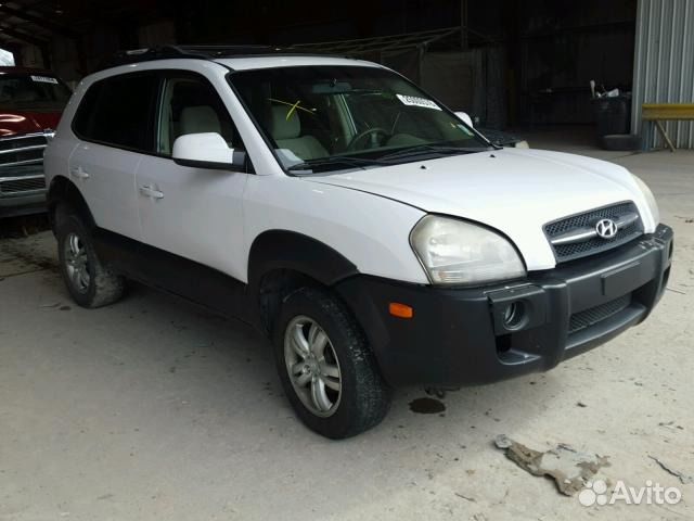 В разборе Hyundai tucson 2005 белый