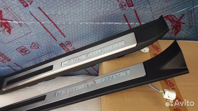 Накладка порога двери Toyota Land Cruiser 200