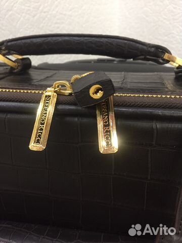 Чемодан из кожи крокодила