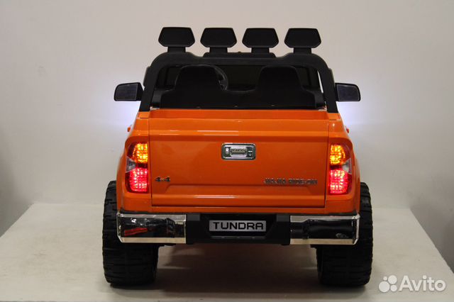 Электромобиль RiverToys Toyota Tundra Оранжевый