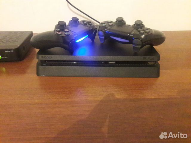 Sony PS4 slim 500gb 2 джойстика