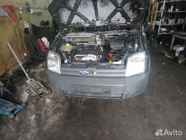 Разборка Форд tourneo connect (запчасти б.у) Разборка Форд tourneo connect (запчасти б.у)