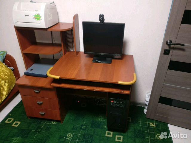Компьютерный стол