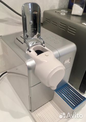 Капсульная кофемашина Nespresso DeLonghi Lattissim Капсульная кофемашина Nespresso DeLonghi Lattissim