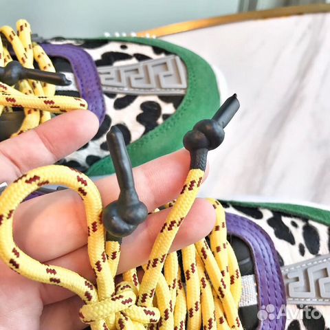 Versace chain reaction