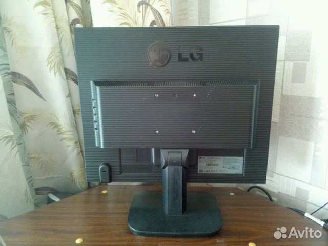 Монитор LG Flatron L1918s