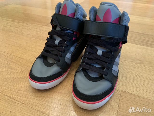 Кроссовки Adidas оригинал 36,5 Кроссовки Adidas оригинал 36,5