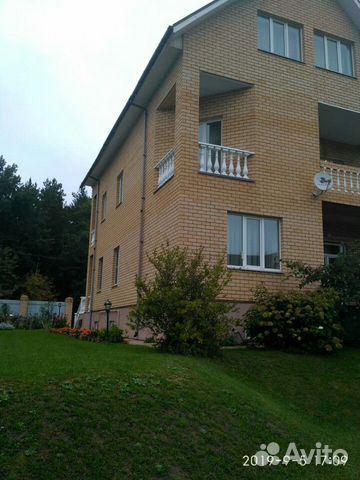 Коттедж 450 м² на участке 10 сот.