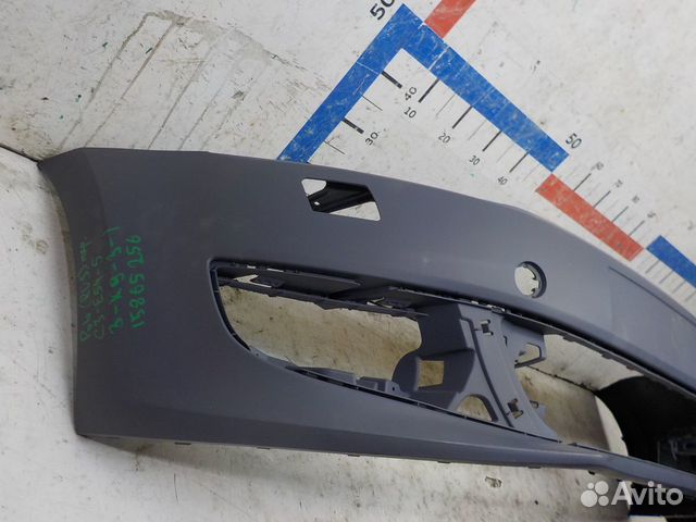 Бампер передний на Volkswagen Polo (HB) Бампер передний на Volkswagen Polo (HB)