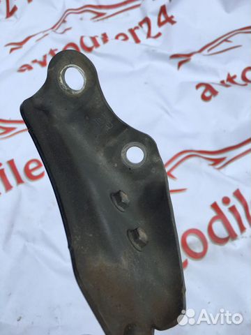 Петля капота toyota land cruiser 200 / LX570 07-15 Петля капота toyota land cruiser 200 / LX570 07-15