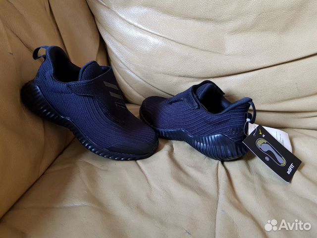 Кроссовки Adidas новые детские 28 и 30 р Кроссовки Adidas новые детские 28 и 30 р