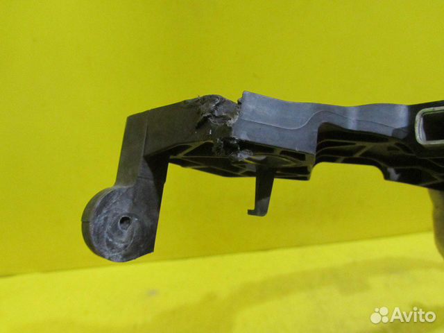 Кронштейн передней панели Mercedes C W205 (14-нв)