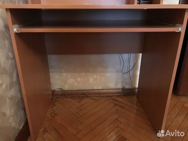 Компьютерный стол авито москва. Компьютерный стол ikea Tage. Компьютерный стол икеа Tage. Стол икеа Tage. Икеа Tage стол письменный