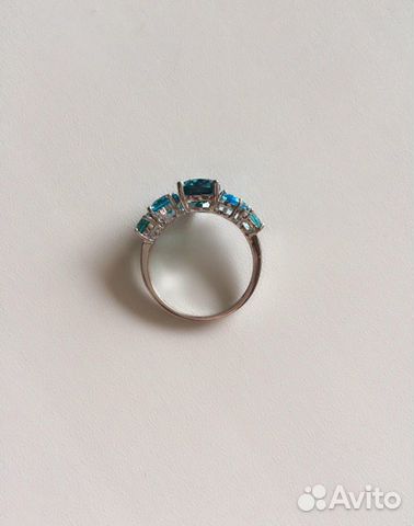 Серебряное кольцо и серьги с фианитами Серебряное кольцо и серьги с фианитами