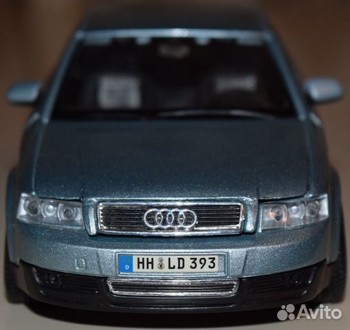Масштабная модель автомобиля Audi A4 масштаб 1/24 Масштабная модель автомобиля Audi A4 масштаб 1/24