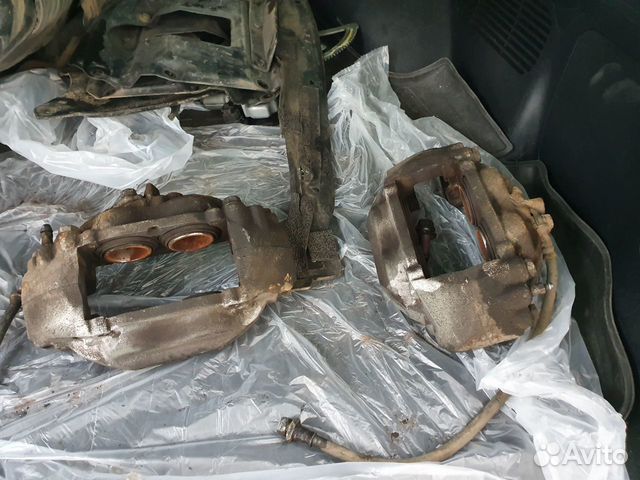 Toyota land cruiser 200 суппорт левый