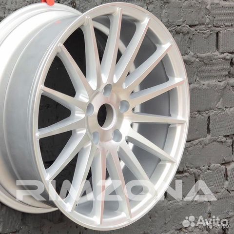 Новые стильные диски Vossen VFS2 R18 на Ниву, УАЗ Новые стильные диски Vossen VFS2 R18 на Ниву, УАЗ