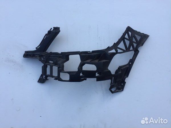 Кронштейн бампера левый Mercedes C250 W204 1.8