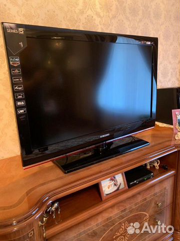 Телевизор SAMSUNG LE-37 B530 P7W Телевизор SAMSUNG LE-37 B530 P7W