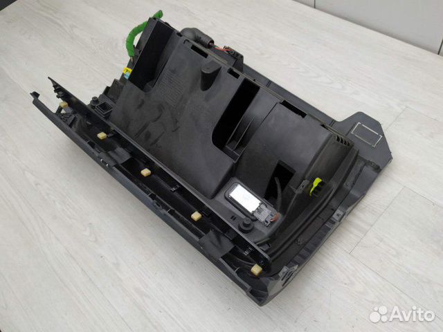 Бардачок 1K1857101M VW Golf VI 2009-2013 Бардачок 1K1857101M VW Golf VI 2009-2013