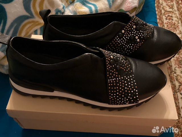 Кроссовки женские 40