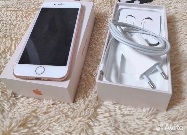 Телефон iPhone 8