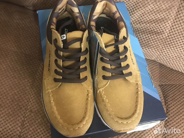 Кроссовки новые р36