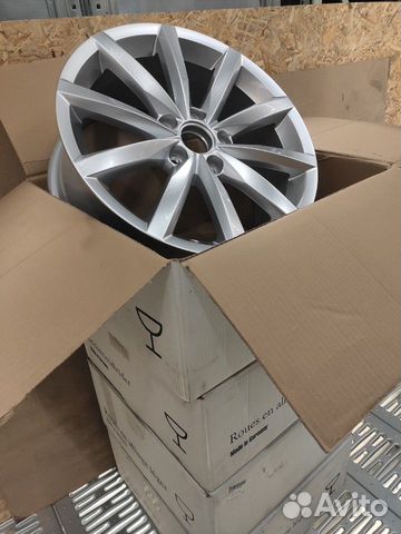 Оригинальные диски Volkswagen R17 Оригинальные диски Volkswagen R17