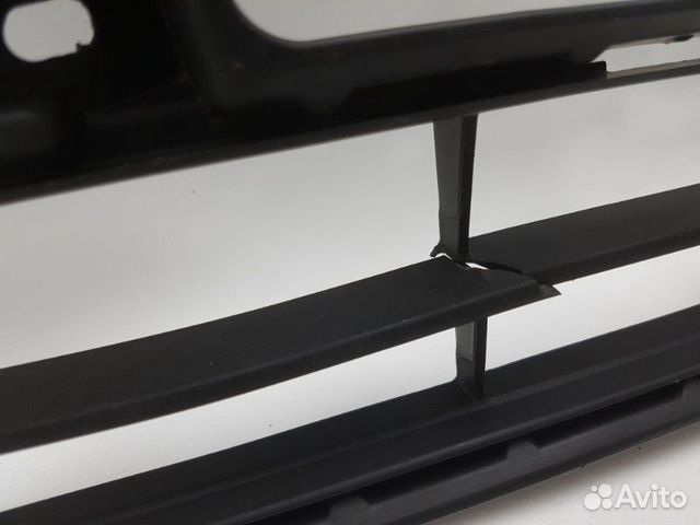 Решетка бампера передняя левая Toyota Land Cruiser
