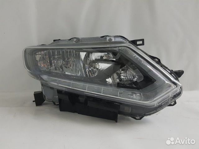 Фара правая Nissan X-Trail T32 Фара правая Nissan X-Trail T32
