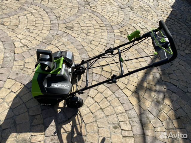 Снегоуборщик greenworks